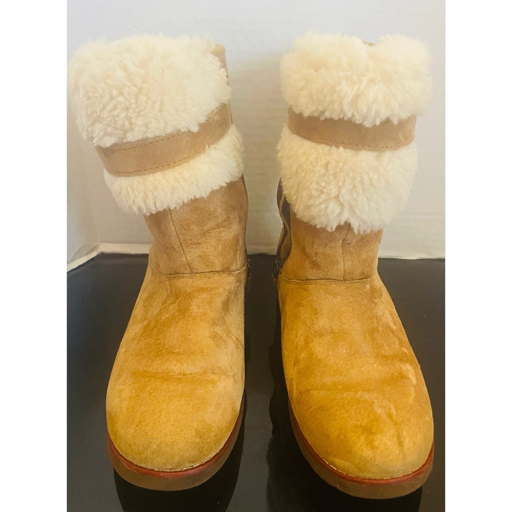 UGG By Australia Girls SKYLIR Chestnut Suede Sheepskin Boots Size 4 Big Kid